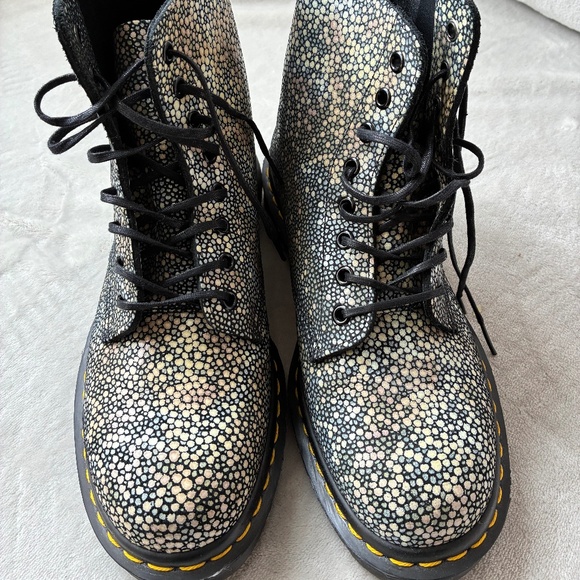 Dr. Martens Shoes - Rare Dr.MARTENS AirWair Boots STINGRAY MIE Made In England unisex US W9/M8 – NEW